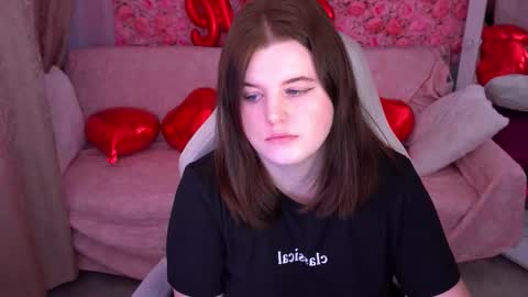 kristifoxy online show from February 18, 2026, 10:44 am