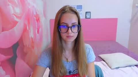 Kristina Adel online show from November 7, 2025, 8:14 am