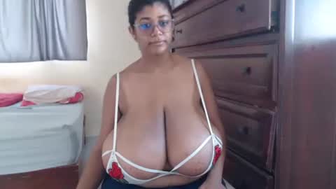 Snapshot of kristinamilan chatting on September 23, 2025, 12:52 pm KristinaMilan online show from September 23, 2025, 12:52 pm