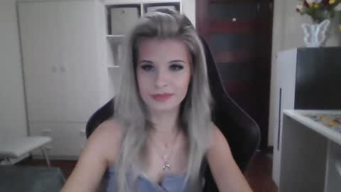 KristineAmore online show from October 6, 2025, 7:06 am