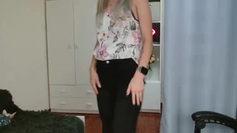 KristineAmore online show from October 16, 2025, 8:37 am