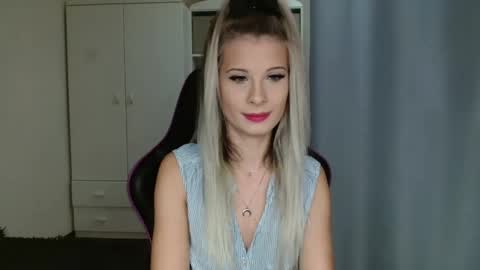 KristineAmore online show from October 17, 2025, 6:38 am