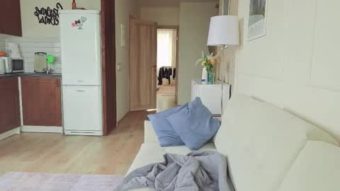 Kristi online show from September 15, 2025, 4:34 am