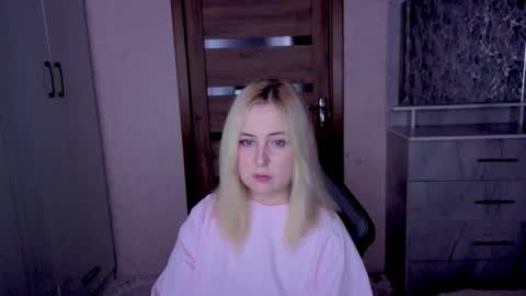 Kristy online show from April 8, 2026, 10:21 pm