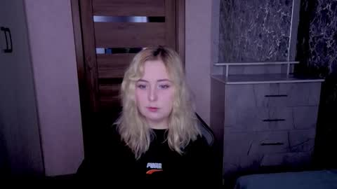 Snapshot of kristy_fran chatting on May 19, 2026, 9:21 pm Kristy online show from May 19, 2026, 9:21 pm