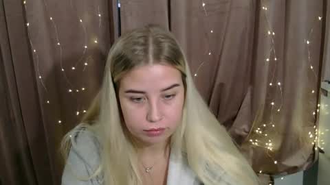Snapshot of kristyflowers chatting on December 6, 2024, 9:43 am KristyFlowers online show from December 6, 2024, 9:43 am