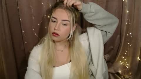 Snapshot of kristyflowers chatting on December 9, 2024, 7:17 am KristyFlowers online show from December 9, 2024, 7:17 am