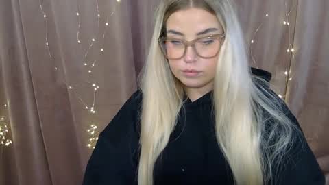 Snapshot of kristyflowers chatting on December 16, 2024, 7:48 am KristyFlowers online show from December 16, 2024, 7:48 am