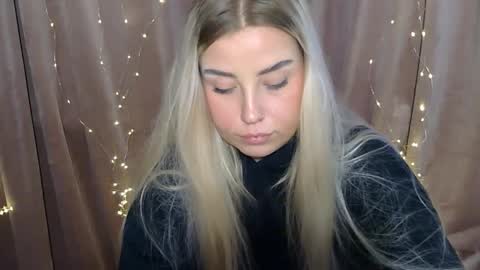 Snapshot of kristyflowers chatting on December 16, 2024, 10:50 am KristyFlowers online show from December 16, 2024, 10:50 am