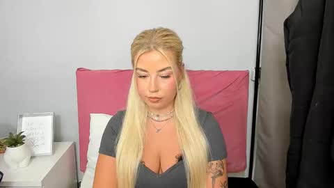 Snapshot of kristyflowers chatting on January 15, 2025, 9:02 am KristyFlowers online show from January 15, 2025, 9:02 am