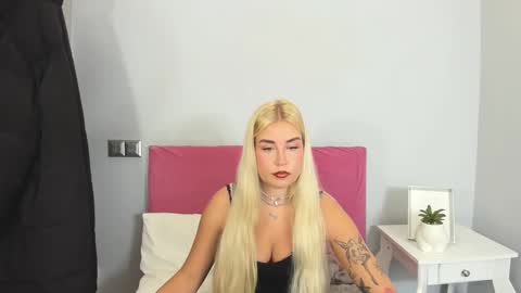 Snapshot of kristyflowers chatting on January 17, 2025, 6:15 am KristyFlowers online show from January 17, 2025, 6:15 am