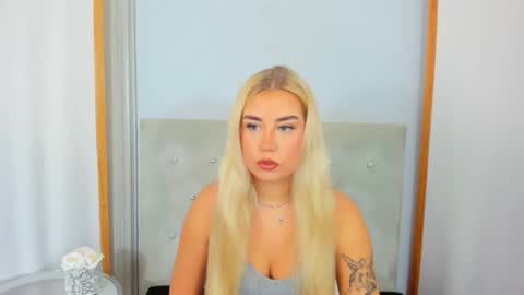 Snapshot of kristyflowers chatting on February 12, 2025, 6:08 am KristyFlowers online show from February 12, 2025, 6:08 am