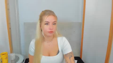Snapshot of kristyflowers chatting on March 3, 2025, 9:44 am KristyFlowers online show from March 3, 2025, 9:44 am