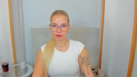 Snapshot of kristyflowers chatting on March 4, 2025, 6:26 am KristyFlowers online show from March 4, 2025, 6:26 am