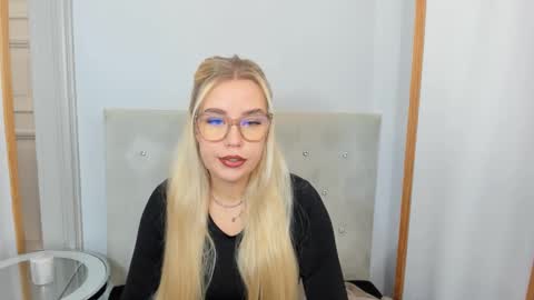 Snapshot of kristyflowers chatting on March 7, 2025, 6:24 am KristyFlowers online show from March 7, 2025, 6:24 am