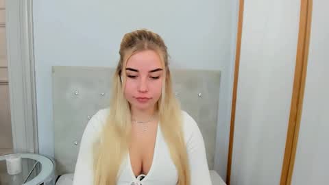 Snapshot of kristyflowers chatting on March 11, 2025, 8:41 am KristyFlowers online show from March 11, 2025, 8:41 am