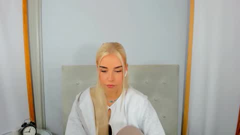 Snapshot of kristyflowers chatting on September 12, 2025, 3:12 pm KristyFlowers online show from September 12, 2025, 3:12 pm