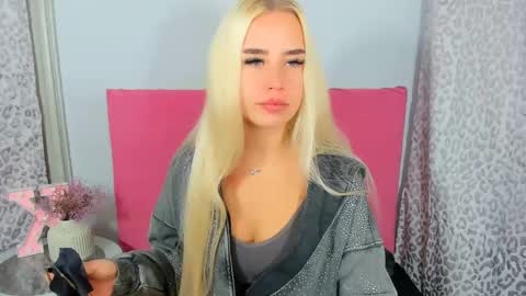 Snapshot of kristyflowers chatting on October 22, 2025, 7:19 am KristyFlowers online show from October 22, 2025, 7:19 am