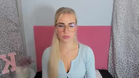 Snapshot of kristyflowers chatting on November 22, 2025, 10:14 am KristyFlowers online show from November 22, 2025, 10:14 am