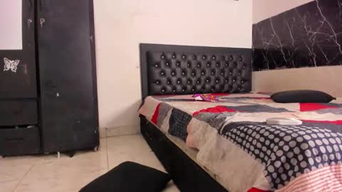 krixty online show from October 30, 2025, 7:25 pm