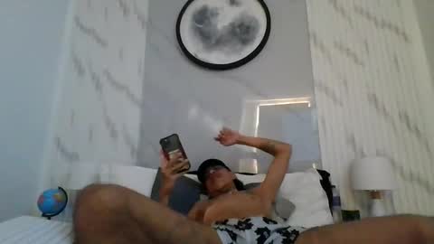 krlitoshincapie online show from October 27, 2025, 9:08 pm