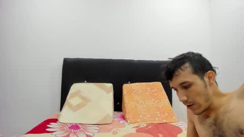 Snapshot of krodelo1 chatting on October 14, 2025, 12:55 am Zoe Andrew online show from October 14, 2025, 12:55 am