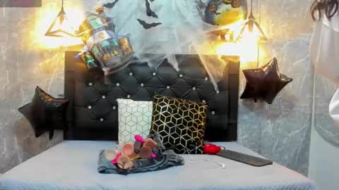 Kystal Taylor online show from October 18, 2025, 12:17 pm