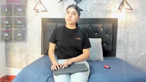 Kystal Taylor online show from November 3, 2025, 11:33 am