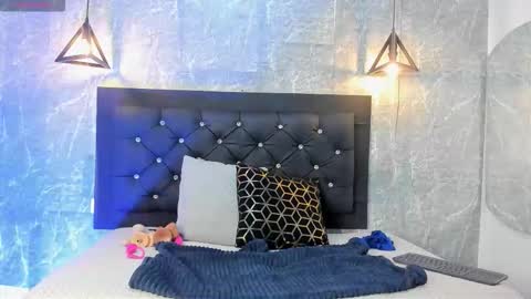 Kystal Taylor online show from November 23, 2025, 11:54 am