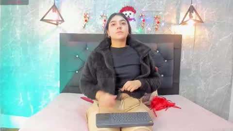 Kystal Taylor online show from December 4, 2025, 10:46 am