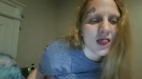 Snapshot of krystals_krystal chatting on February 2, 2025, 10:17 pm Krystal online show from February 2, 2025, 10:17 pm