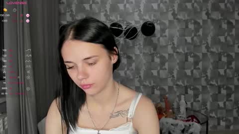 Snapshot of kseni_a chatting on October 30, 2025, 2:51 pm Ksenia online show from October 30, 2025, 2:51 pm