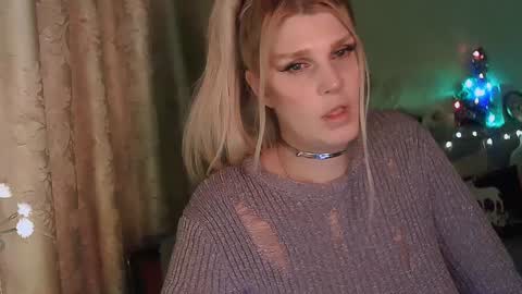 Annika  MTF ts post -op online show from December 4, 2024, 1:42 pm