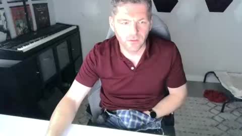 kuk_ online show from December 5, 2025, 6:26 pm