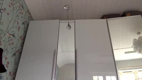 kulashaker46 online show from September 15, 2025, 1:11 pm