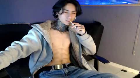 kuregari_xs online show from October 14, 2025, 4:35 am