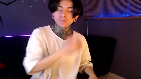 kuregari_xs online show from October 21, 2025, 3:51 am