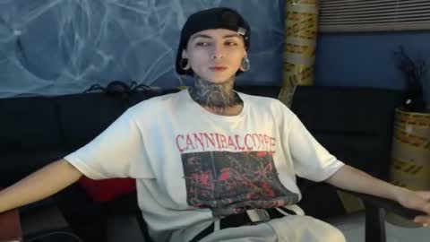 kuregari_xs online show from October 27, 2025, 1:42 am