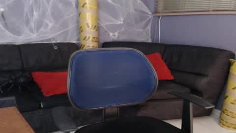 kuregari_xs online show from November 2, 2025, 4:37 am