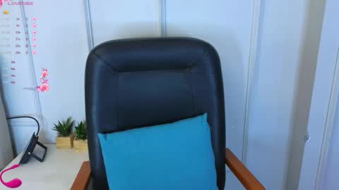 Ren online show from October 8, 2025, 1:42 pm