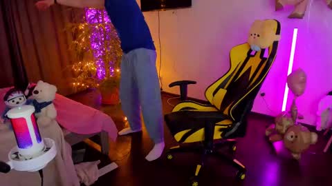 kurt_hanssen online show from February 14, 2025, 5:03 pm