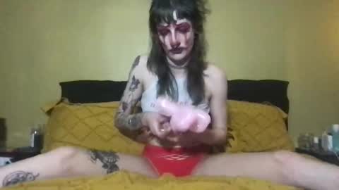 Kweef Kween online show from May 18, 2026, 2:51 am