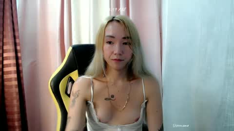 Snapshot of kweenie1026 chatting on June 11, 2026, 10:19 pm kweenie1026 online show from June 11, 2026, 10:19 pm