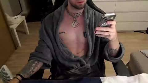 Snapshot of kyle_alternative chatting on December 25, 2024, 4:22 pm Kyle online show from December 25, 2024, 4:22 pm