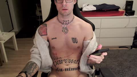 Snapshot of kyle_alternative chatting on January 12, 2025, 6:38 pm Kyle online show from January 12, 2025, 6:38 pm