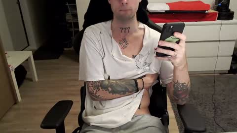 Snapshot of kyle_alternative chatting on January 30, 2025, 2:49 am Kyle online show from January 30, 2025, 2:49 am
