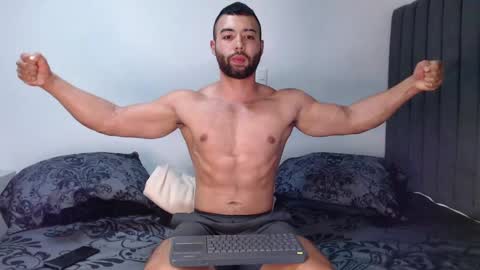 Snapshot of kyle_collinz chatting on February 21, 2025, 5:46 am Kyle collinz online show from February 21, 2025, 5:46 am