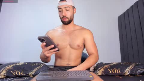 Snapshot of kyle_collinz chatting on September 20, 2025, 8:21 pm Kyle collinz online show from September 20, 2025, 8:21 pm