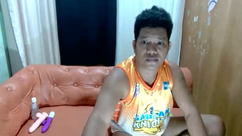 kyle_lacuste online show from November 19, 2025, 4:40 pm