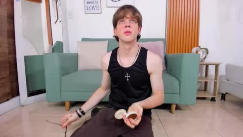 Snapshot of kyledusk chatting on December 3, 2025, 12:36 pm Kyle Dusk online show from December 3, 2025, 12:36 pm